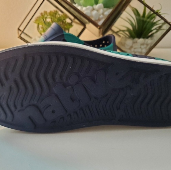 Native shoes - Picture 3 of 3